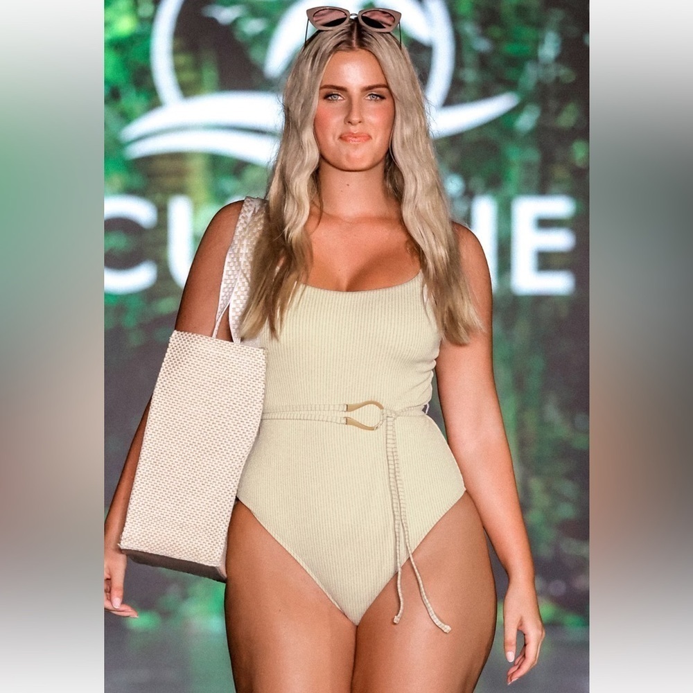Cupshe Cream Ribbed One Piece Swimsuit - Picture 3 of 11
